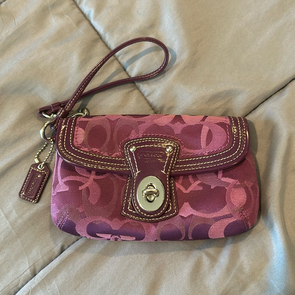 EUC Coach Wristlet